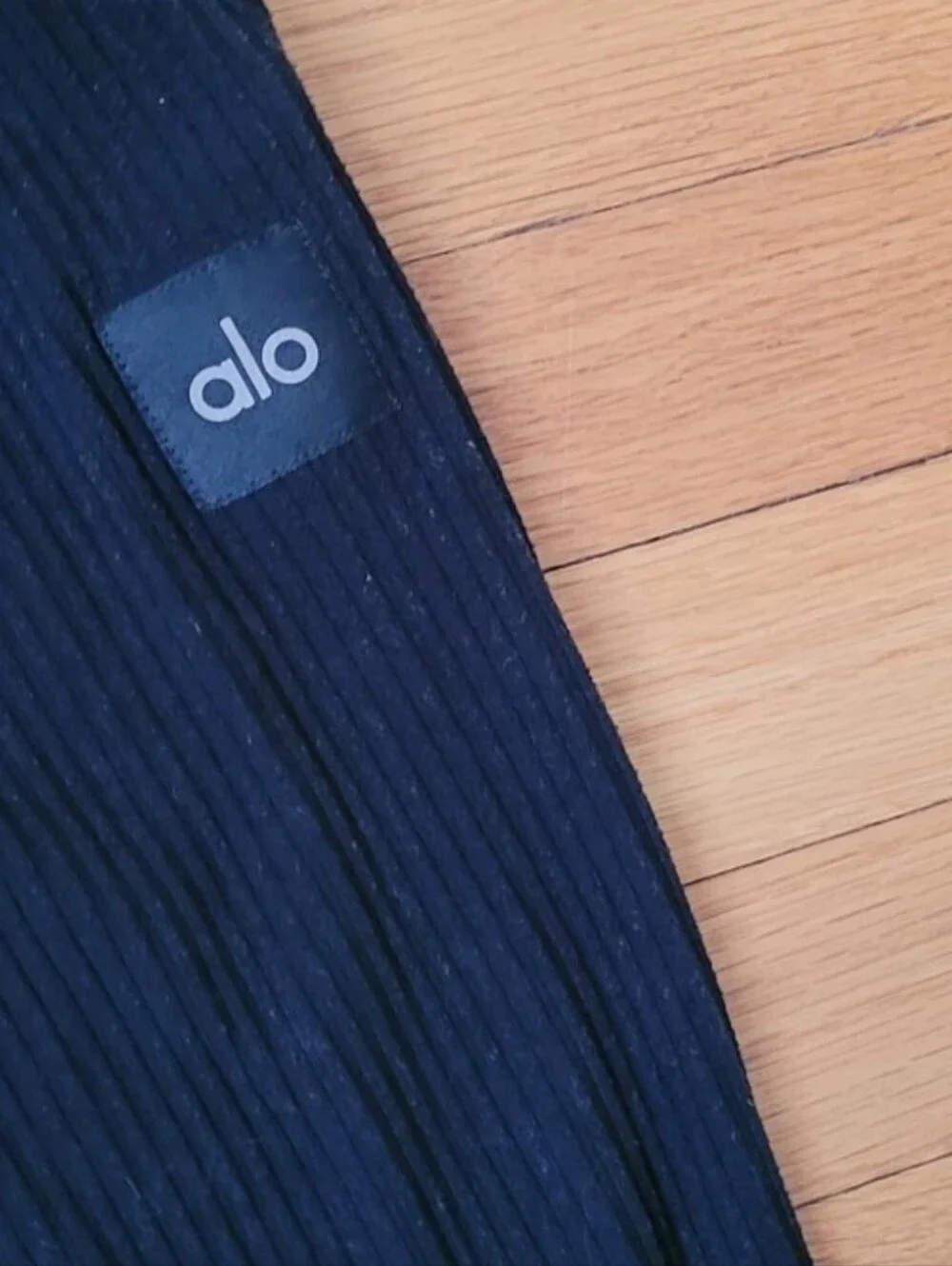 ALO YOGA MUSE SWEATPANT IN BLACK